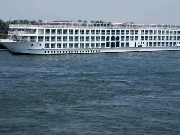 Nile Cruise Egypt between Luxor and Aswan