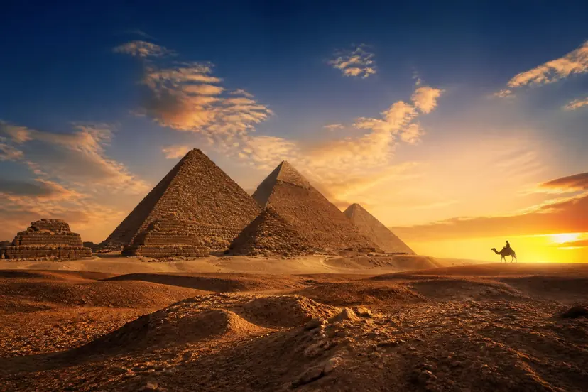Pyramids of Giza: The Complete Visitor's Guide