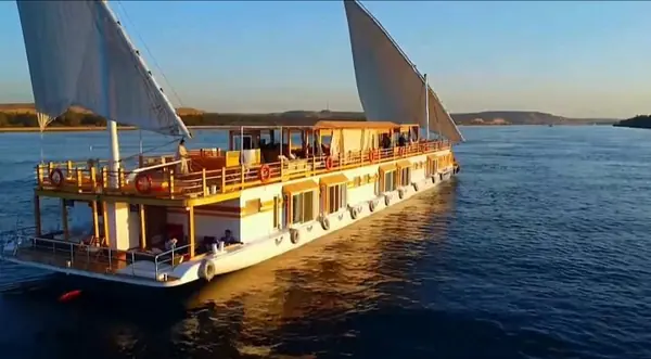 Luxury Dahabiya Cruise from Luxor