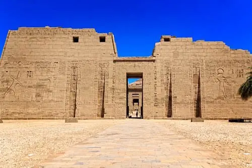 Médinet Habou : Le guide complet du visiteur