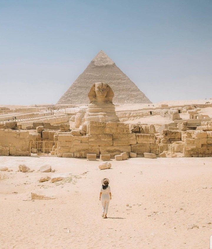 Pyramids of Giza: The Complete Visitor's Guide