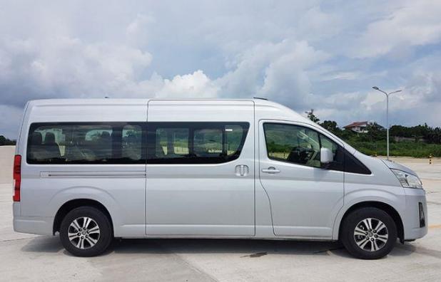 Coaster (Minibus) — private transfer vehicle category