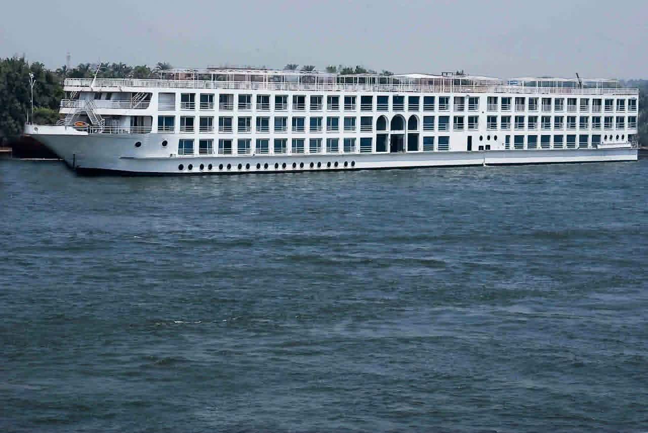 Aeropuerto de Asuán → Muelles de cruceros por el Nilo: Traslado privado