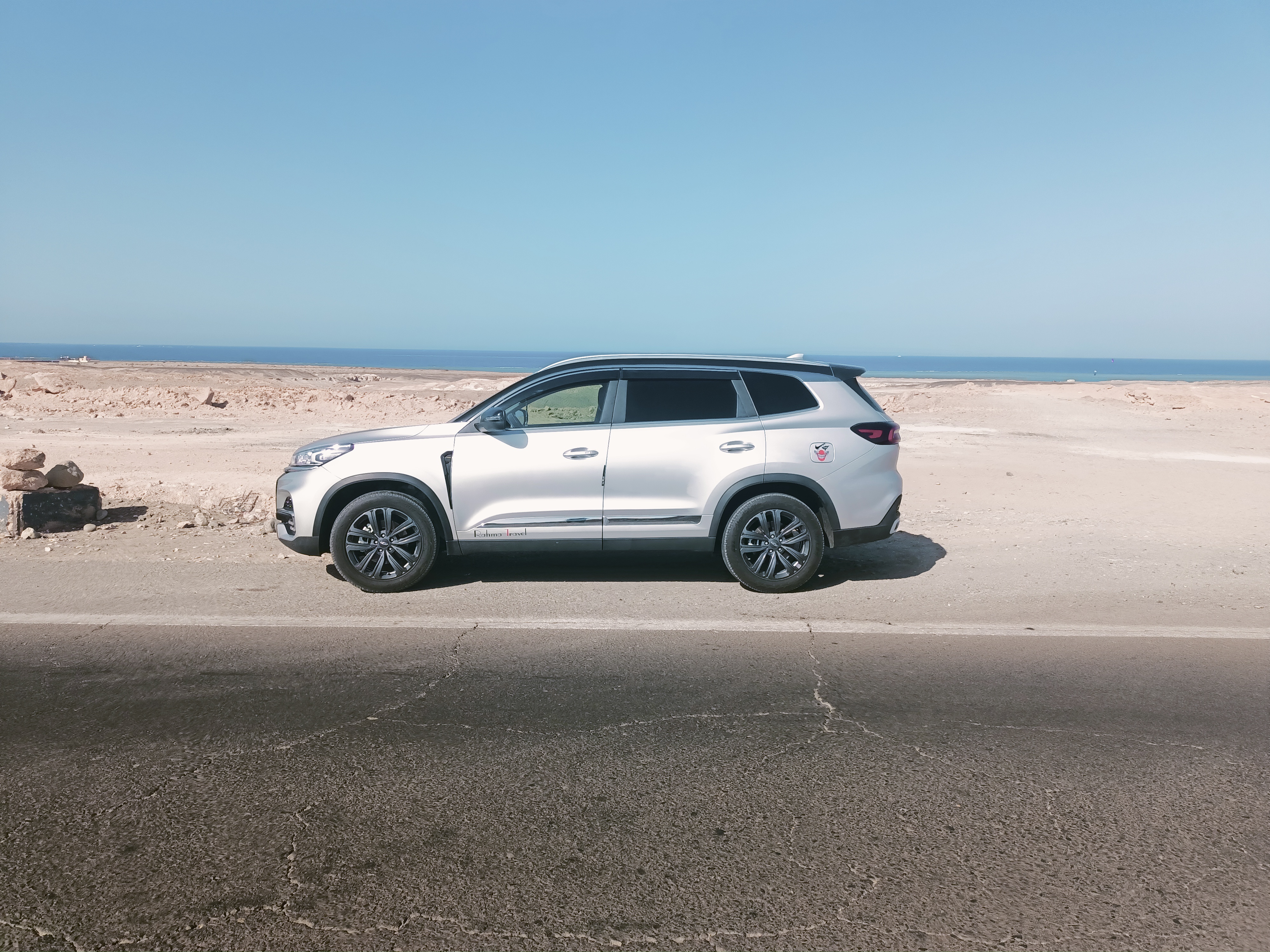 Private transfer vehicle on the coastal road to Safaga