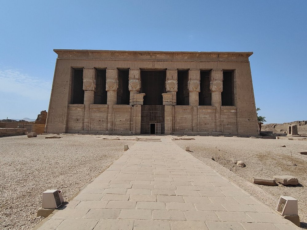 Hurghada to Luxor Private Transfer with Dendera Temple Stopover