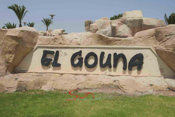 Private vehicle on the Red Sea coast road to El Gouna